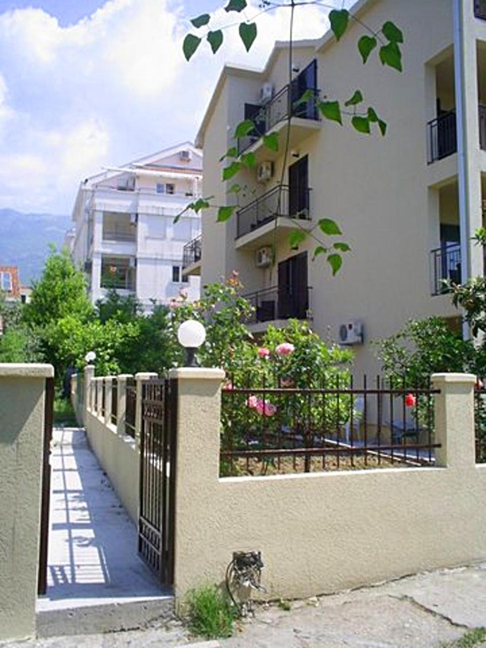 Apartments And Rooms Marija Budva Exterior foto